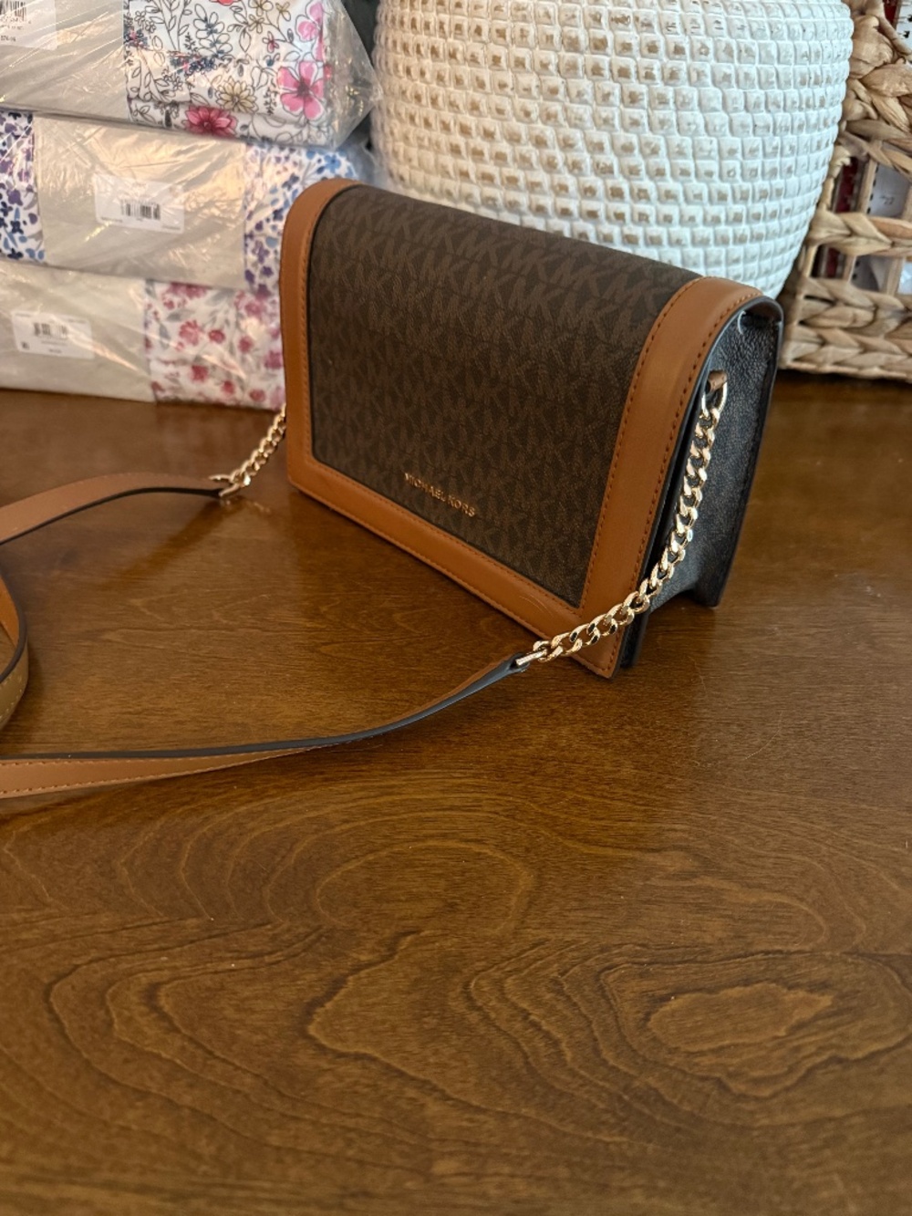 MICHAEL KORS JET SET CROSSBODY - MEDIUM